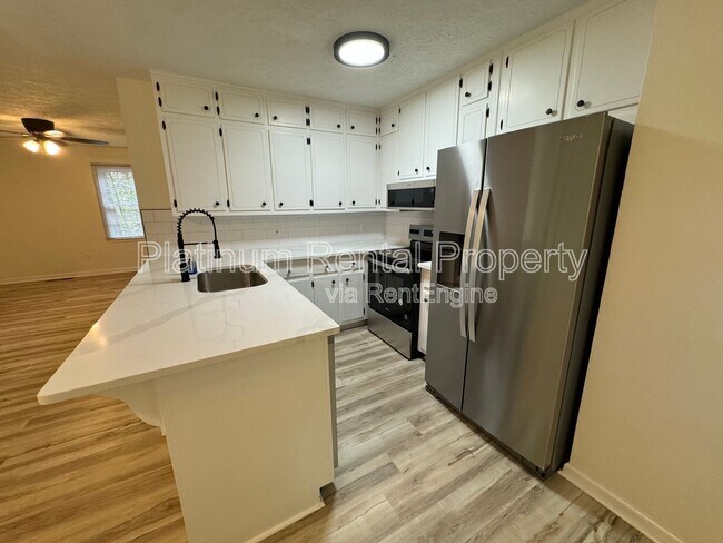 Building Photo - 8380 Lucas Creek Trl