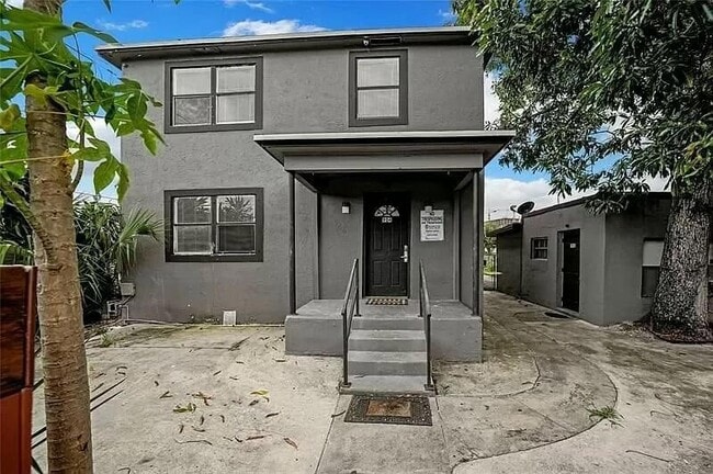 Building Photo - 904 4th St