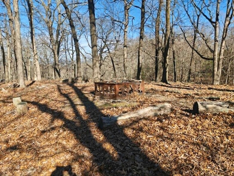 Building Photo - 15500 Low Gap Rd