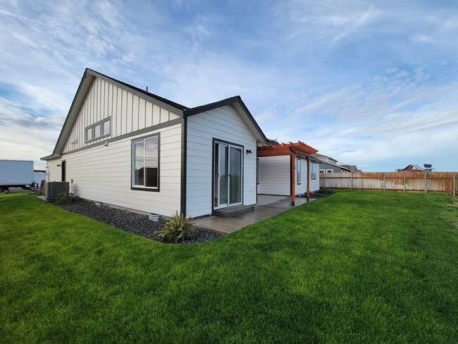 Building Photo - 4705 Corinth Dr
