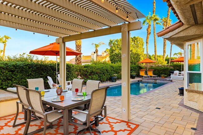 Building Photo - 370 Cypress Point Dr