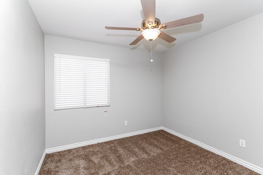 Building Photo - 676 Salt Flats Cir