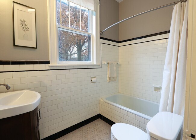 Building Photo - 1720 Harbert Ave