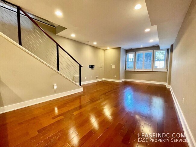 Building Photo - 1004 N Street NW-#1