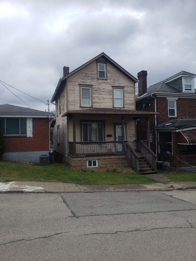 Building Photo - Inviting 2-Bedroom Home with Spacious Livi...