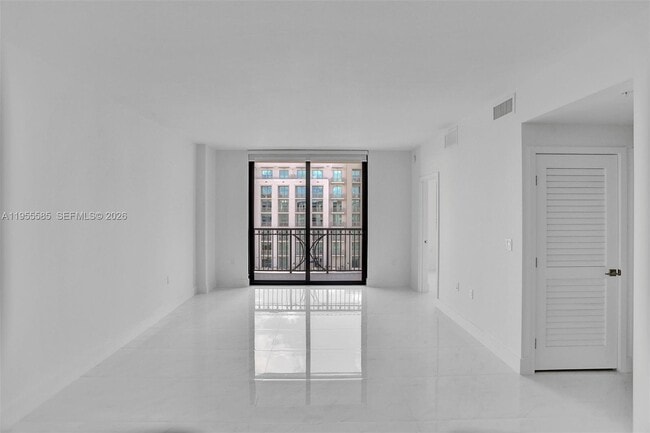 Building Photo - 301 Altara Ave