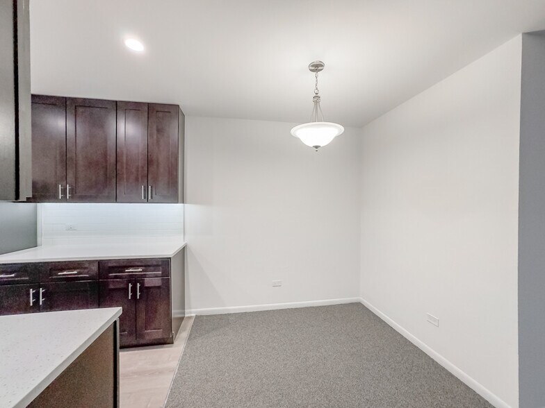 Building Photo - 520 Aldine