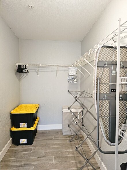 Large walk in closet in both bedrooms - 8923 Manor Loop