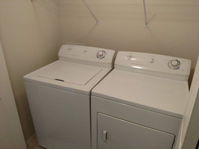 Building Photo - ALL PROSPECTIVE TENANTS MUST SUBMIT A $58 NON-REFUNDABLE APPLICATION FEE PER APPLICANT ONLINE AND...