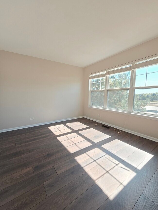 Building Photo - 3401 Kentshire Cir