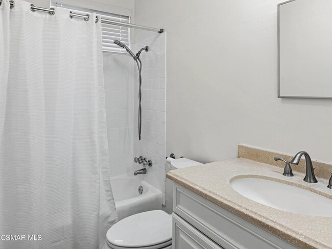 Building Photo - 2485 E Hillcrest Dr