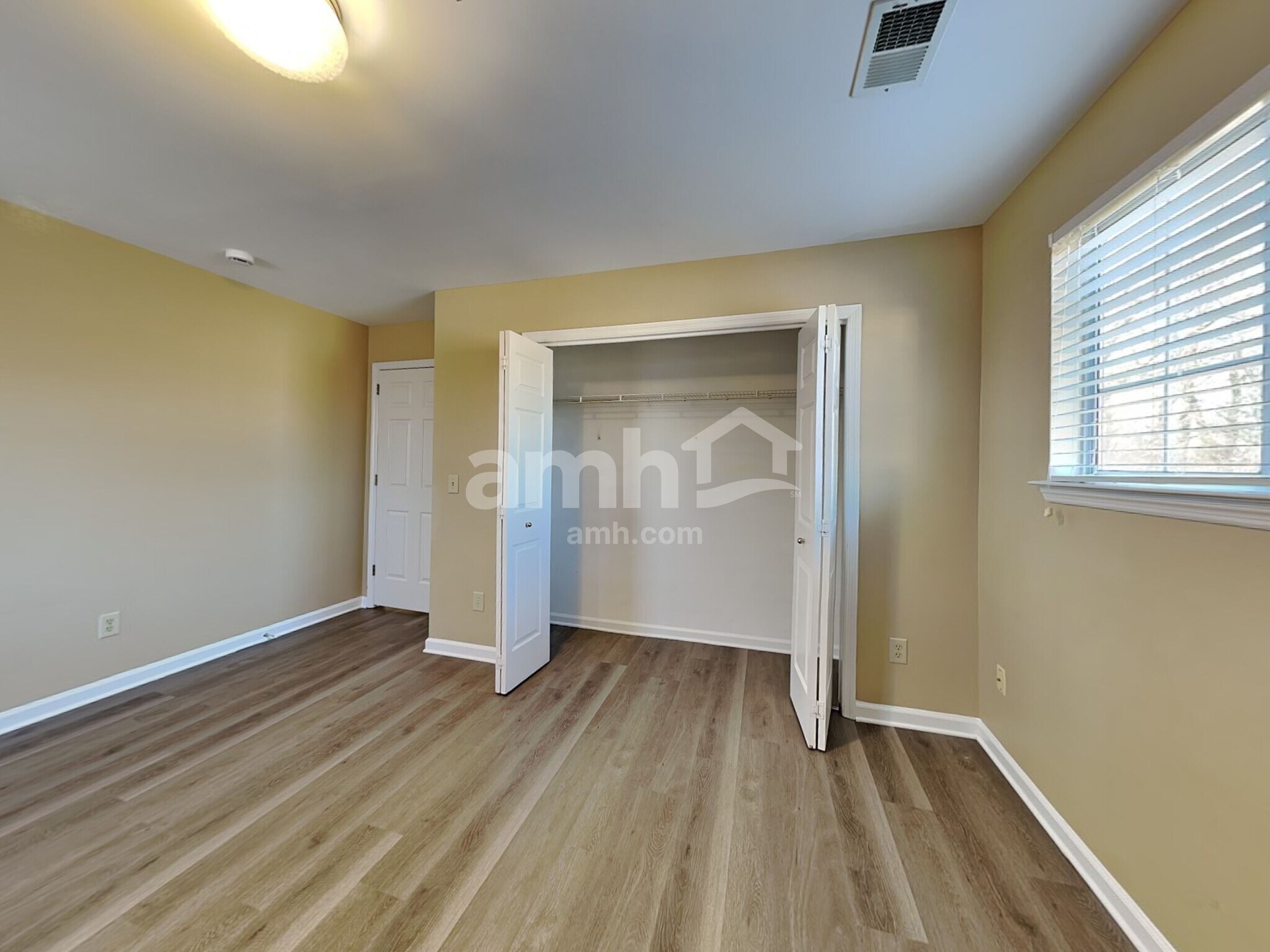 Building Photo - 1432 Brighton Cir