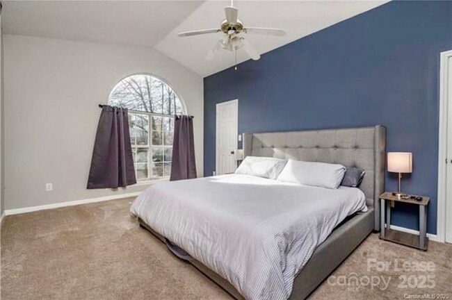 Building Photo - 2603 Clarencefield Dr