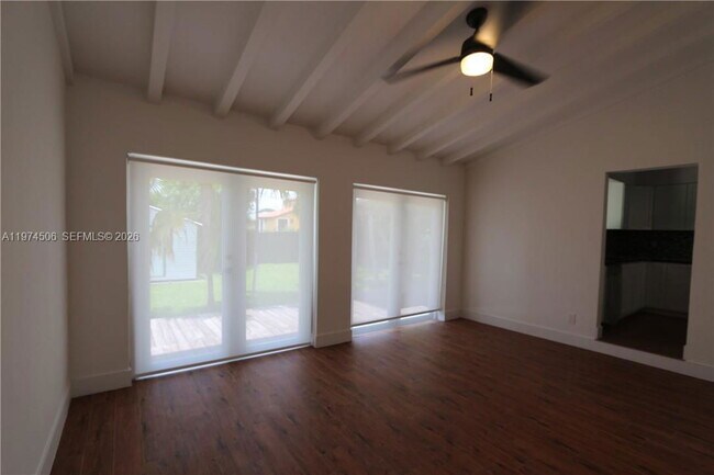 Building Photo - 2436 SW 19th Ave