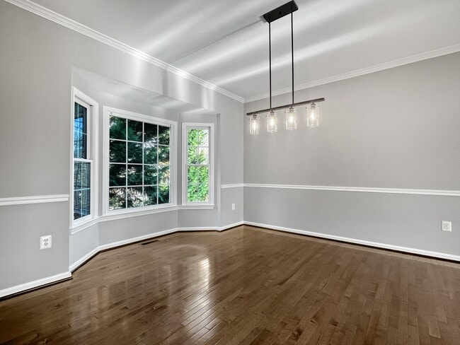 Building Photo - 214 W Locust St