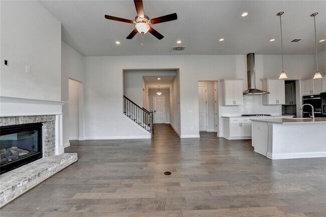 Building Photo - 3695 Andover St