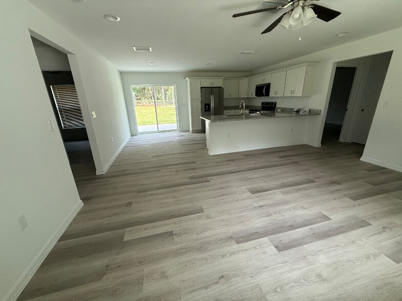 Building Photo - 20661 SW Marine Blvd