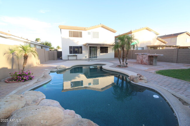 Building Photo - 14334 W Avalon Dr