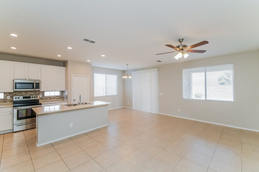 Building Photo - 10498 E Aster Ln