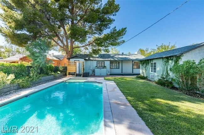 Building Photo - 1217 S 7th St