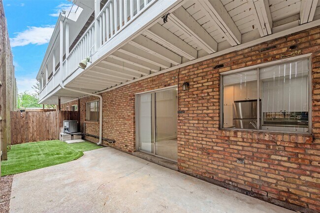 Building Photo - 4040 San Felipe St