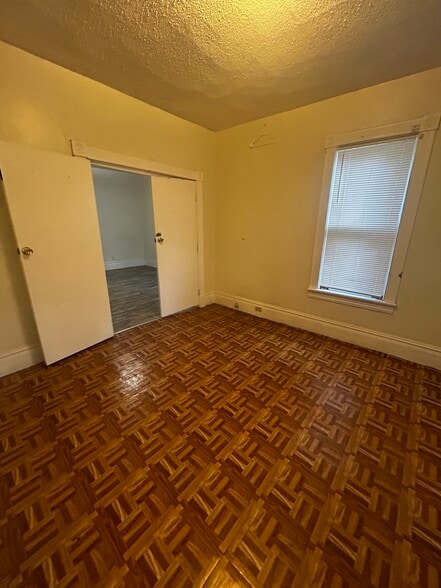 Bedroom - 622 Erie St SE