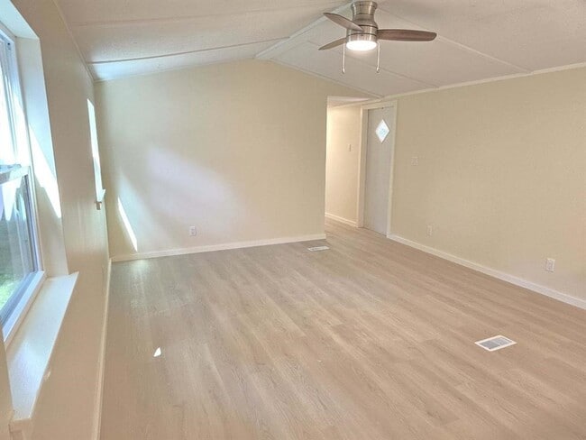 Building Photo - 5060 Evergreen Forest Ln