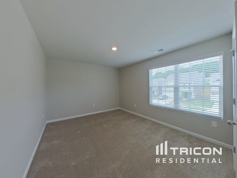 Building Photo - 8112 Derby Wood Ln