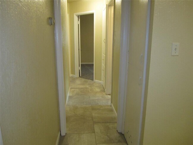 Building Photo - 1530 Melrose Dr