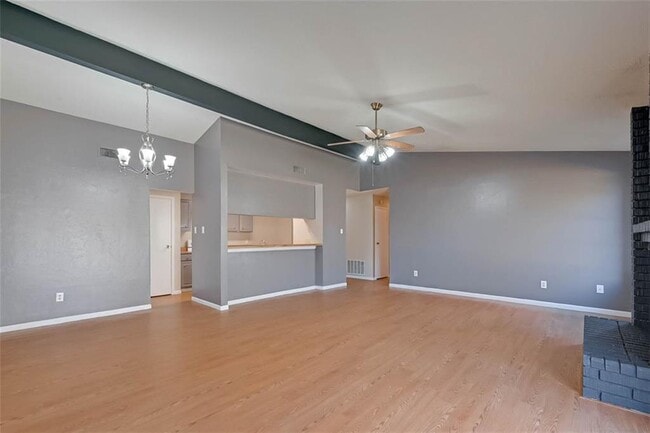 Building Photo - 2411 Country Pl Dr