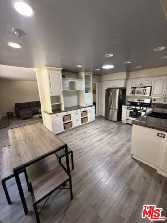 Building Photo - 729 Kenmore Cir