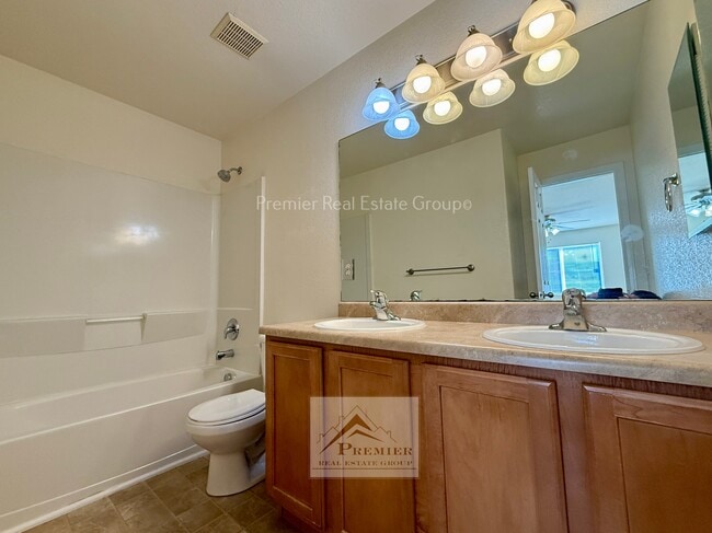 Building Photo - 7395 Creekfront Dr