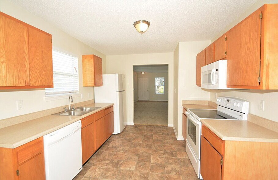 Building Photo - 15224 Fawn Meadow Dr