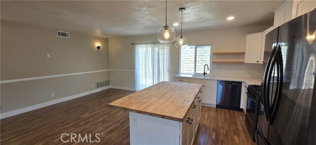 Building Photo - 751 Vía Los Santos