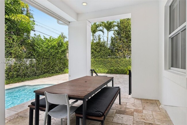 Building Photo - 7420 SW 54th Ct