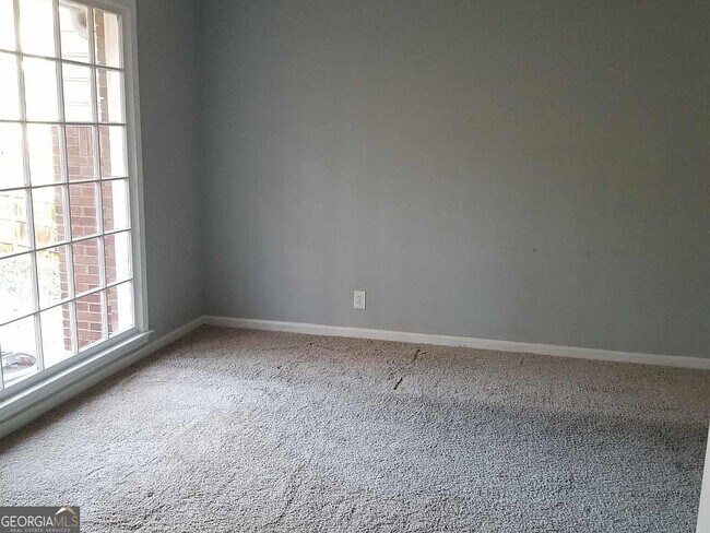 Building Photo - 4077 Linda Ln SW