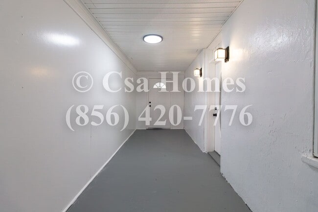Building Photo - Newly Renovated 3 Bed, 1.5 Bath in Fairview!