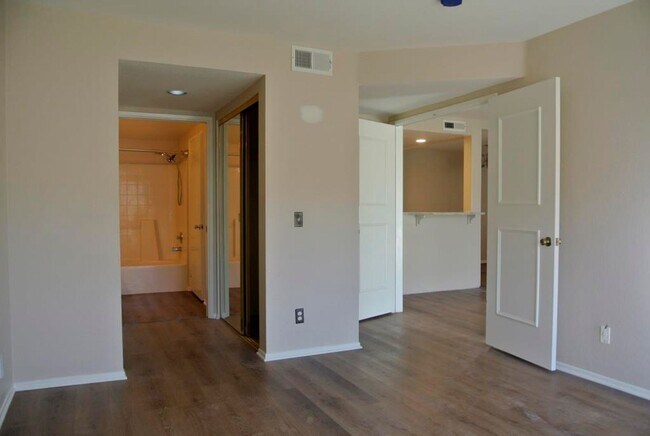 Building Photo - 2bed/2bath Condo Eagles Crossing at Avalon...
