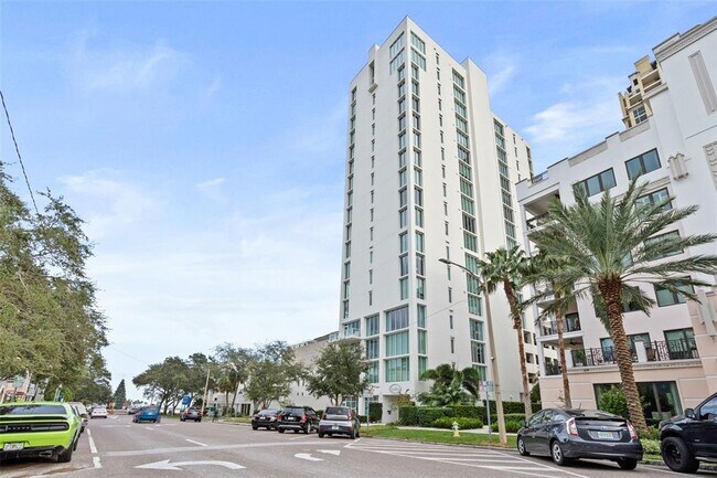 Building Photo - 176 4th Ave NE