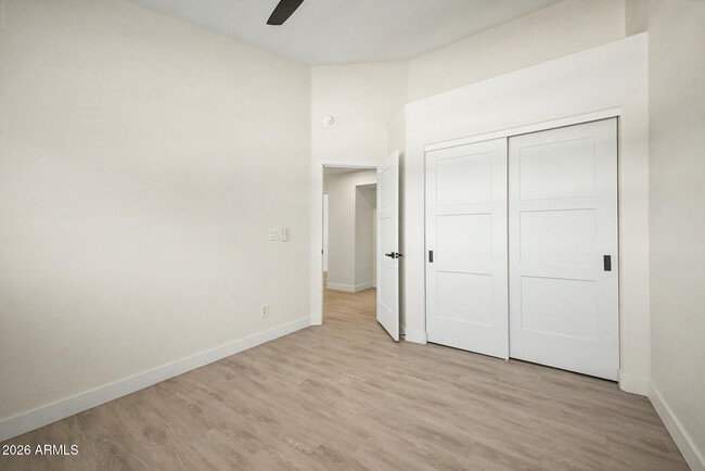 Building Photo - 2084 N Sunset Dr