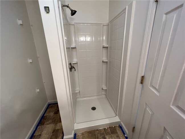 Building Photo - 4543 Mayflower Rd