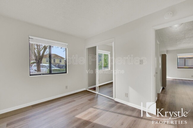 Building Photo - 125 W F St