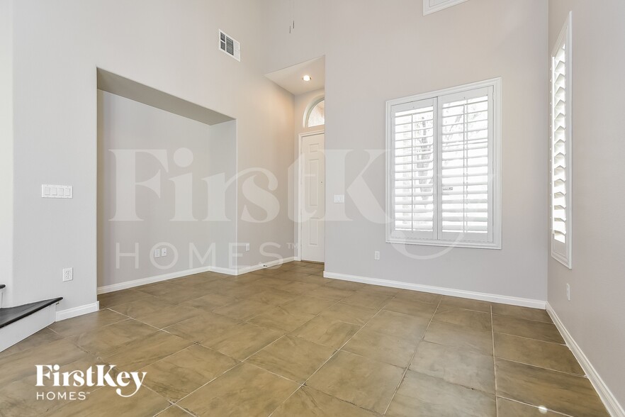 Building Photo - 7580 Alexander Hills St
