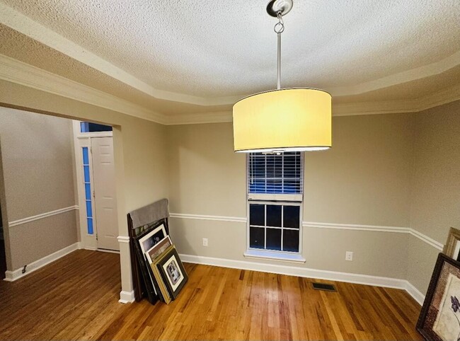 Building Photo - 586 Oak Brook Dr