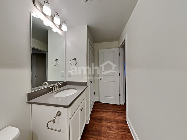 Building Photo - 130 Alaina Ct