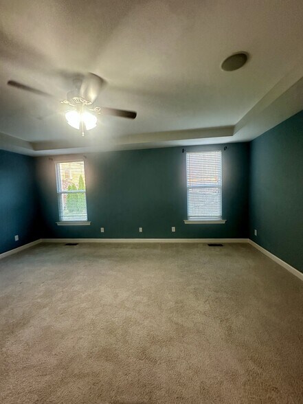 Building Photo - 402 Valley Spring Dr