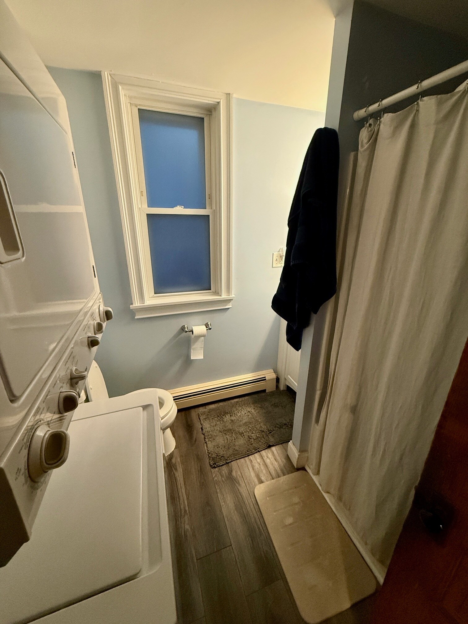 Building Photo - 931 E 4th St