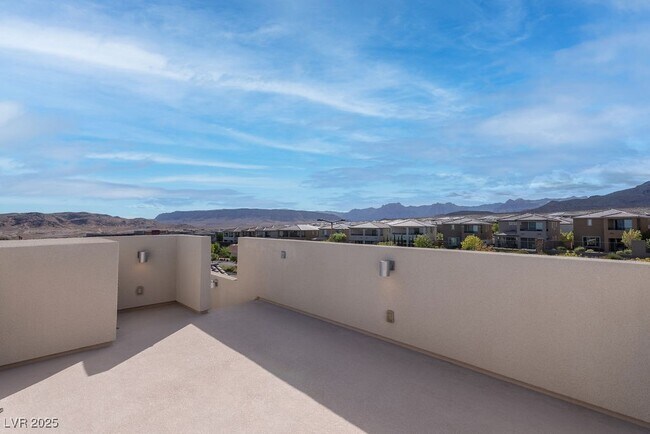 Building Photo - 367 Pollino Peaks St