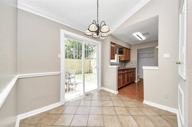 Building Photo - 12922 Grovemill Dr