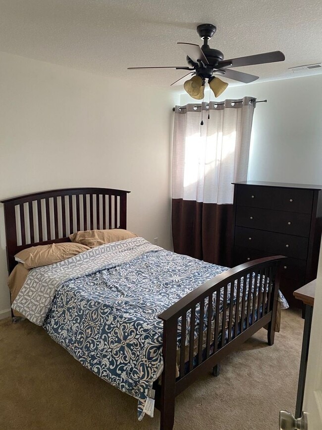 Building Photo - Welcome home to this beautiful 4-bedroom h...